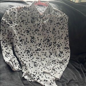 Women’s Black and White Patterned Shirt